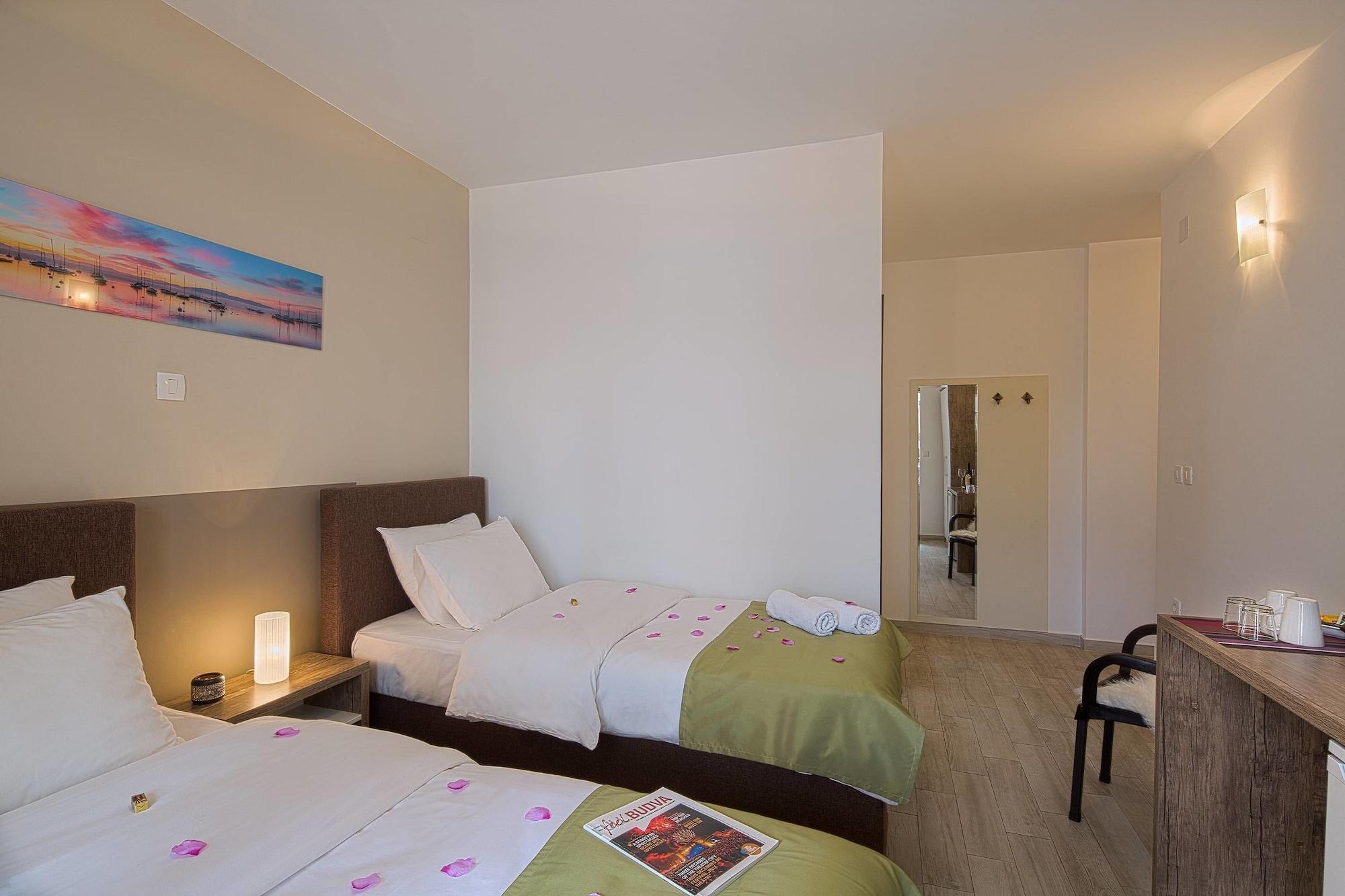 Le Marc Guest House Budva Exterior foto